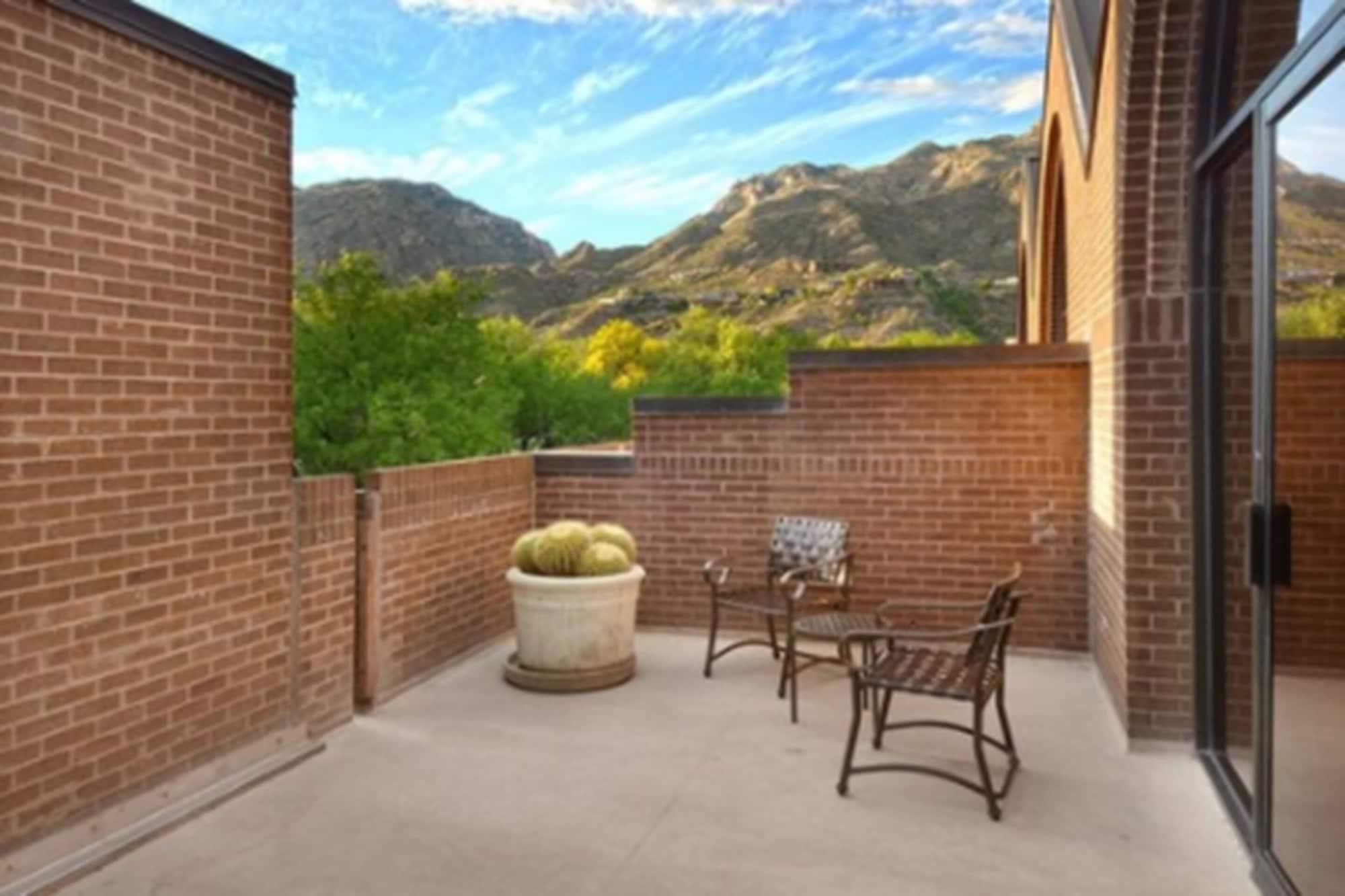 Ventana Canyon Club And Mount Lemmont